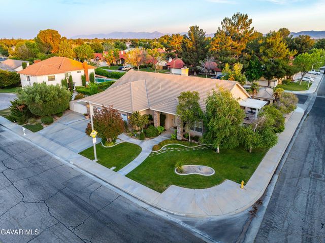 2738 Parton Circle, Lancaster, CA 93536