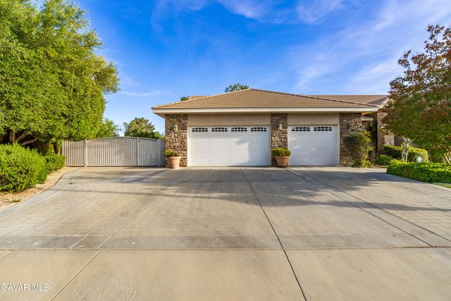 2738 Parton Circle, Lancaster, CA 93536