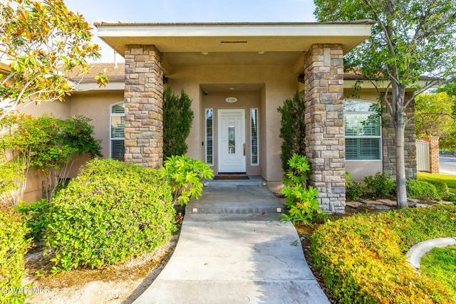 2738 Parton Circle, Lancaster, CA 93536