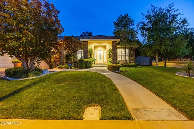 2738 Parton Circle, Lancaster, CA 93536