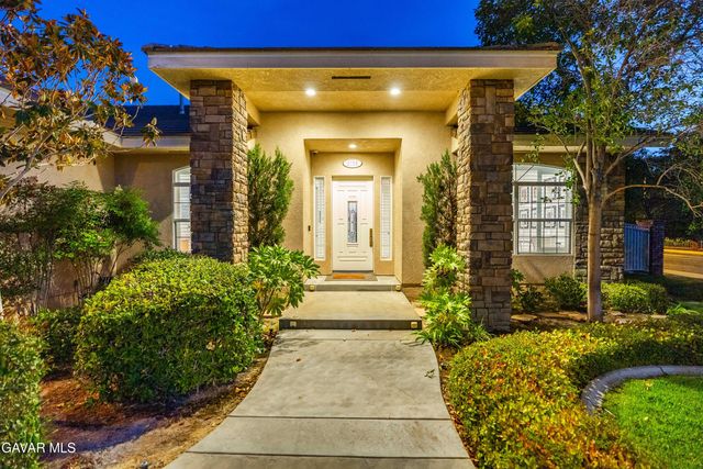 2738 Parton Circle, Lancaster, CA 93536