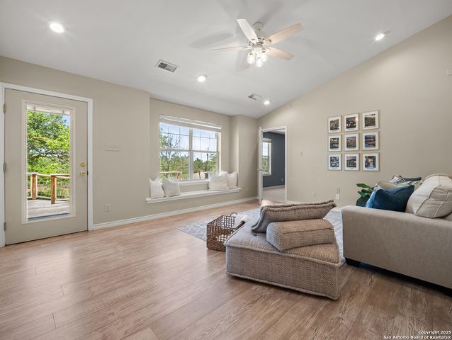 504 Oak Grove, San Marcos, TX 78666