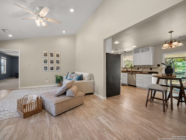 504 Oak Grove, San Marcos, TX 78666