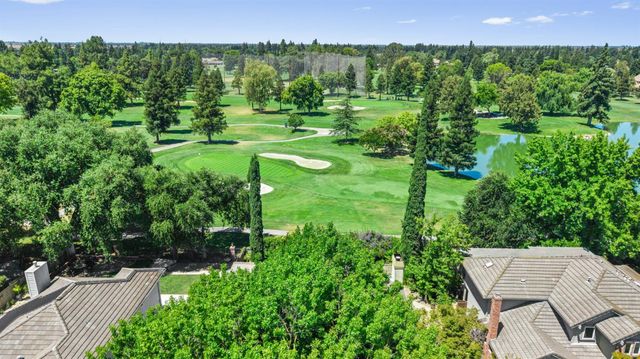 9201 Laguna Lake Way, Elk Grove, CA 95758