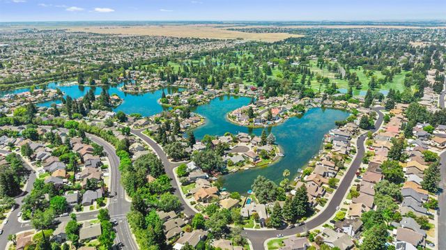 9201 Laguna Lake Way, Elk Grove, CA 95758