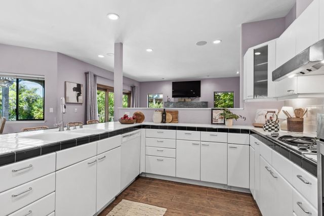 9201 Laguna Lake Way, Elk Grove, CA 95758