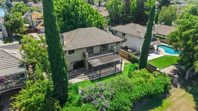9201 Laguna Lake Way, Elk Grove, CA 95758
