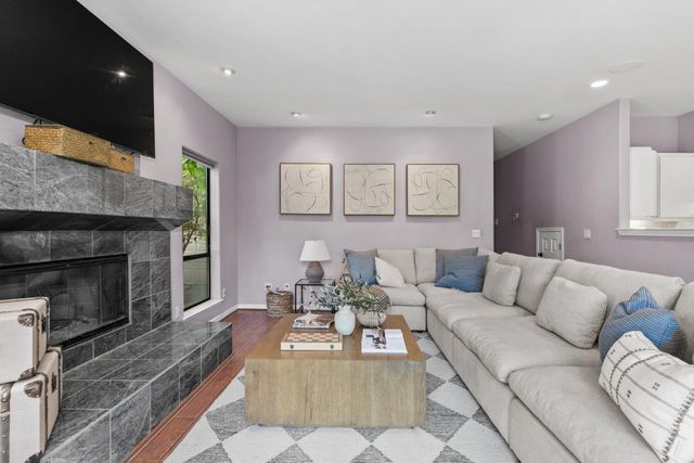 9201 Laguna Lake Way, Elk Grove, CA 95758