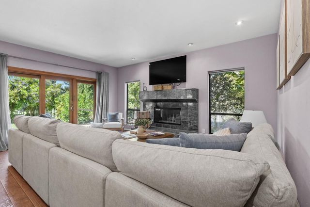 9201 Laguna Lake Way, Elk Grove, CA 95758