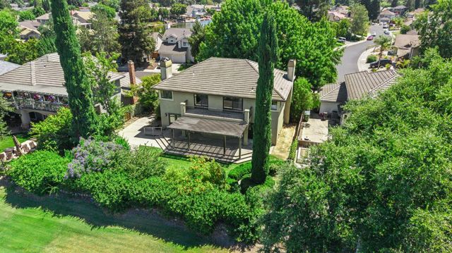 9201 Laguna Lake Way, Elk Grove, CA 95758