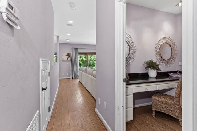 9201 Laguna Lake Way, Elk Grove, CA 95758
