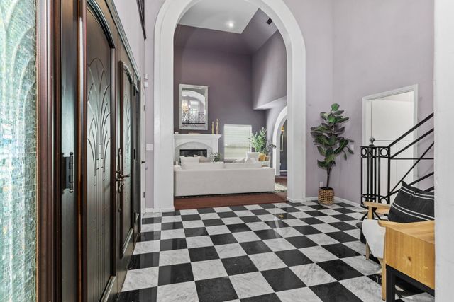 9201 Laguna Lake Way, Elk Grove, CA 95758