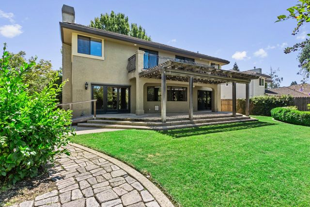 9201 Laguna Lake Way, Elk Grove, CA 95758