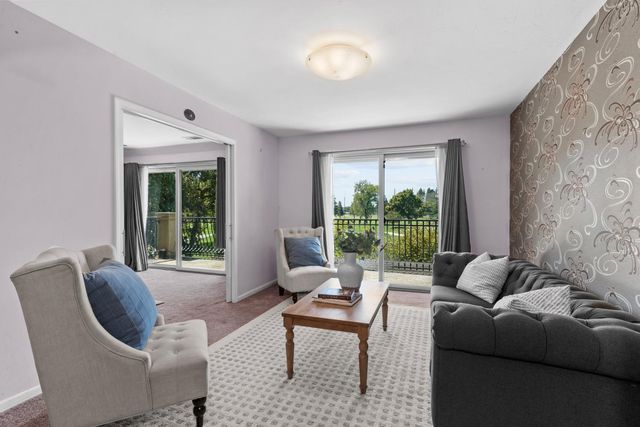 9201 Laguna Lake Way, Elk Grove, CA 95758