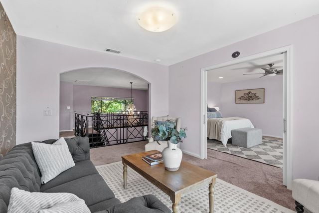 9201 Laguna Lake Way, Elk Grove, CA 95758