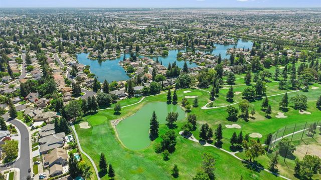 9201 Laguna Lake Way, Elk Grove, CA 95758