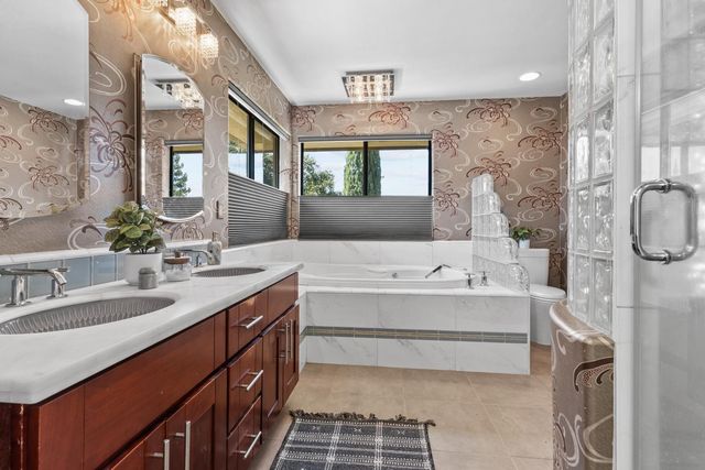 9201 Laguna Lake Way, Elk Grove, CA 95758
