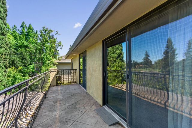 9201 Laguna Lake Way, Elk Grove, CA 95758