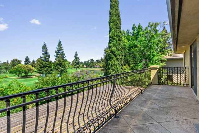 9201 Laguna Lake Way, Elk Grove, CA 95758