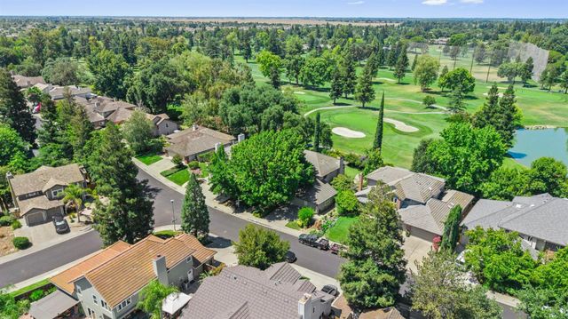 9201 Laguna Lake Way, Elk Grove, CA 95758