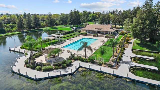 9201 Laguna Lake Way, Elk Grove, CA 95758