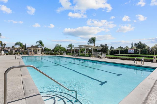 9201 Laguna Lake Way, Elk Grove, CA 95758
