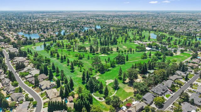 9201 Laguna Lake Way, Elk Grove, CA 95758