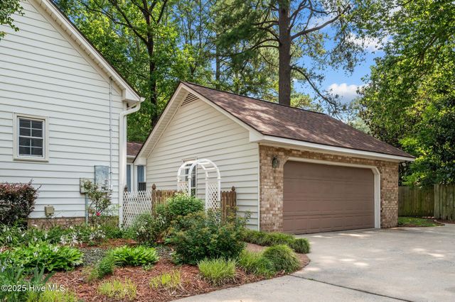 106 Fort Sumter Drive, Greenville, NC 27858