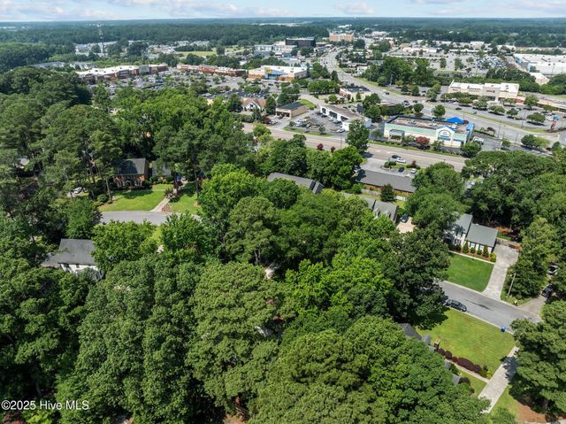 106 Fort Sumter Drive, Greenville, NC 27858