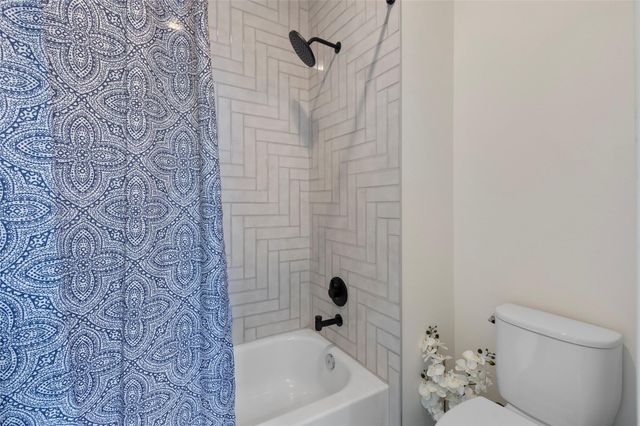 1266 Oakmont Villas Drive, Houston, TX 77091