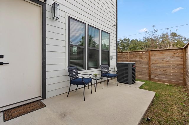 1266 Oakmont Villas Drive, Houston, TX 77091