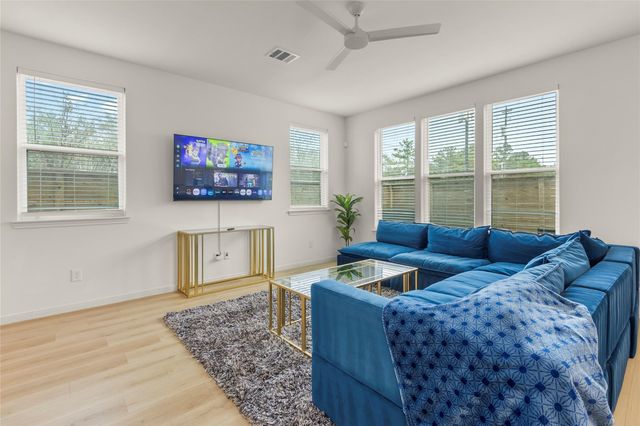 1266 Oakmont Villas Drive, Houston, TX 77091