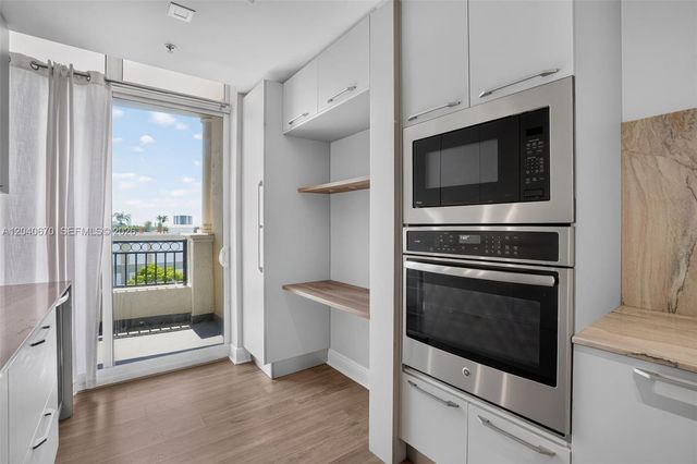 3232 SW 22nd Terrace 601, Miami, FL 33145