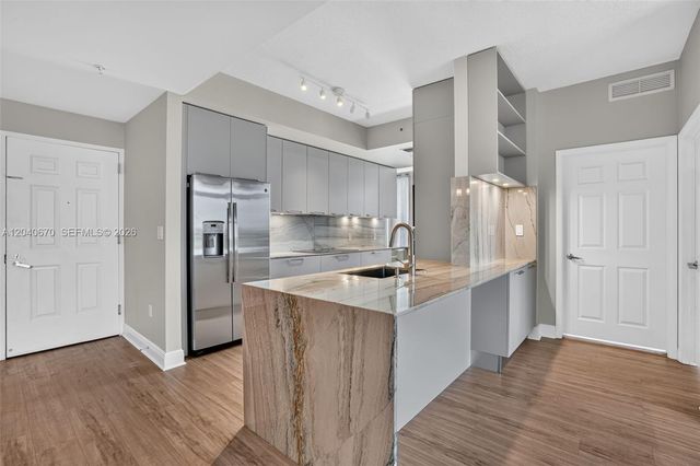 3232 SW 22nd Terrace 601, Miami, FL 33145