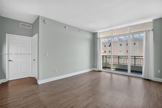 3232 SW 22nd Terrace 601, Miami, FL 33145