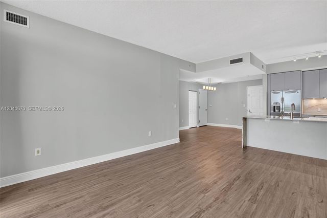 3232 SW 22nd Terrace 601, Miami, FL 33145