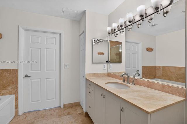 3232 SW 22nd Terrace 601, Miami, FL 33145
