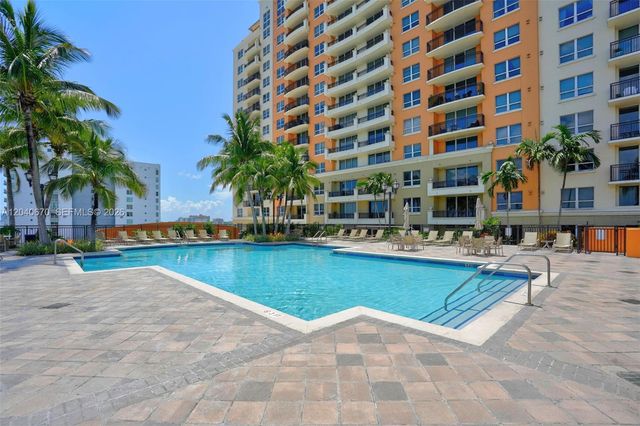 3232 SW 22nd Terrace 601, Miami, FL 33145