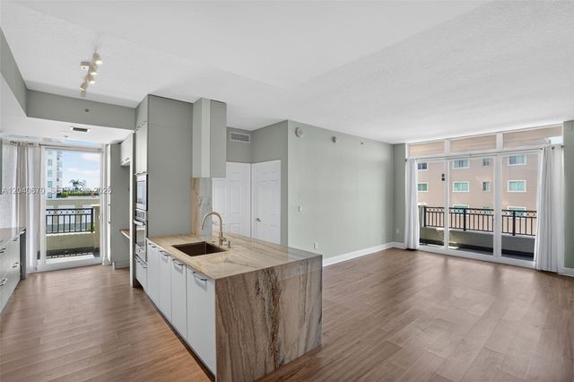 3232 SW 22nd Terrace 601, Miami, FL 33145
