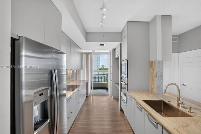 3232 SW 22nd Terrace 601, Miami, FL 33145