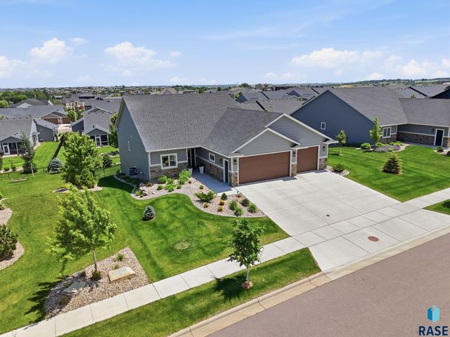 112 N Piper Dr Drive, Sioux Falls, SD 57110