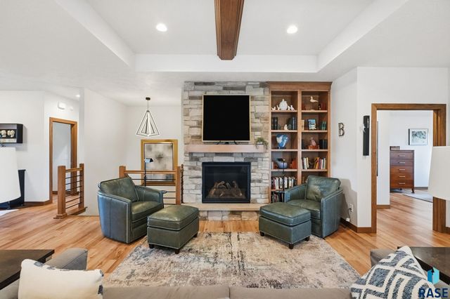 112 N Piper Dr Drive, Sioux Falls, SD 57110