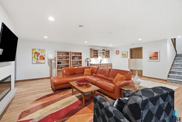 112 N Piper Dr Drive, Sioux Falls, SD 57110