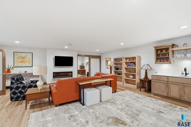 112 N Piper Dr Drive, Sioux Falls, SD 57110