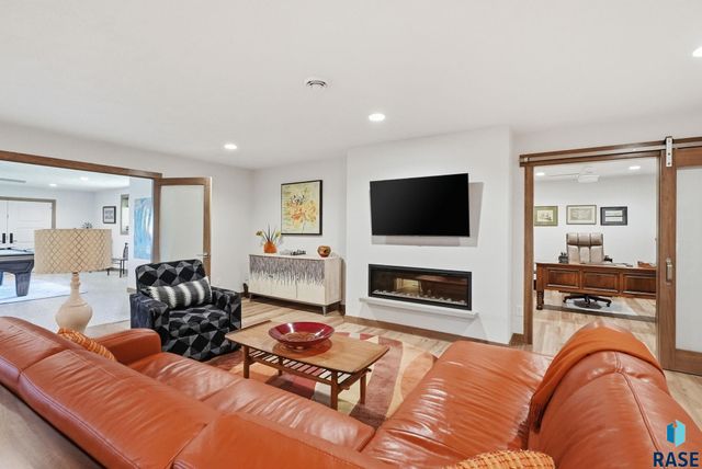 112 N Piper Dr Drive, Sioux Falls, SD 57110