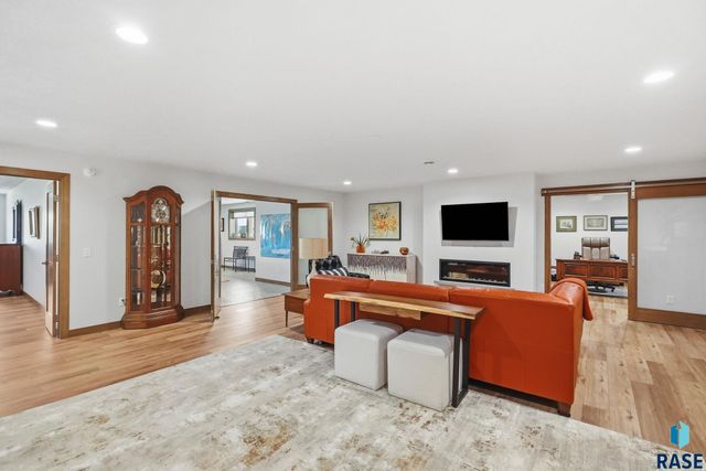 112 N Piper Dr Drive, Sioux Falls, SD 57110