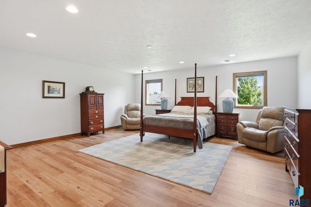 112 N Piper Dr Drive, Sioux Falls, SD 57110