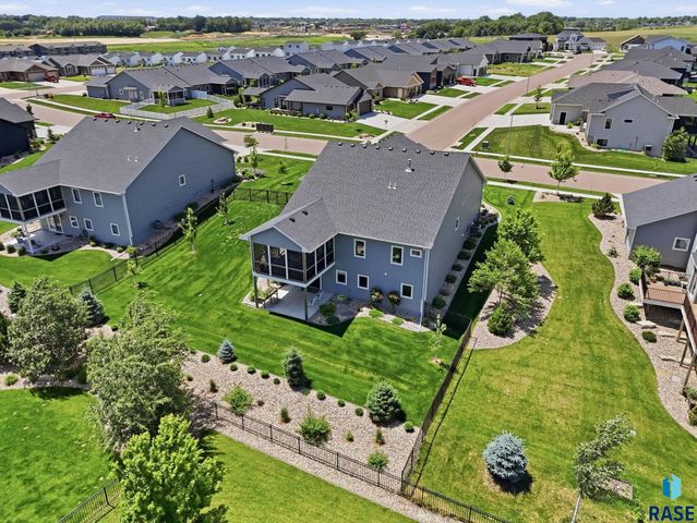 112 N Piper Dr Drive, Sioux Falls, SD 57110