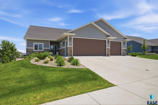 112 N Piper Dr Drive, Sioux Falls, SD 57110