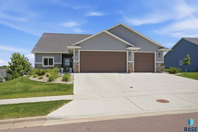 112 N Piper Dr Drive, Sioux Falls, SD 57110